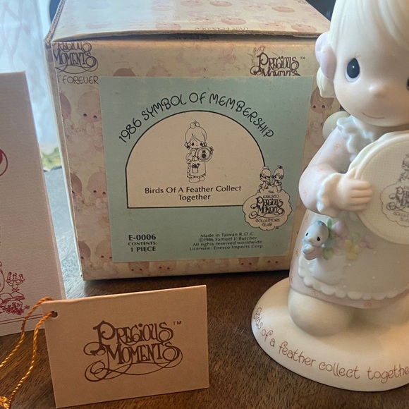 Vintage 🕰️ 1986 Precious Moments Figurine Birds of a Feather Collect Together - Picture 3 of 5